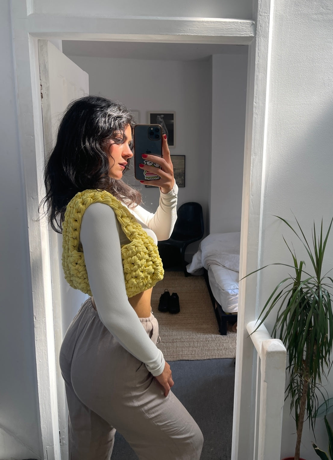 01 Bright Yellow Shoulder